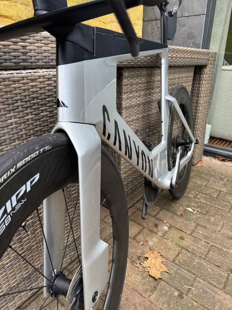Canyon Speedmax CFR eTap 2023 2023 Road & Gravel de segunda mano, Gris claro — imagen 3 de 8