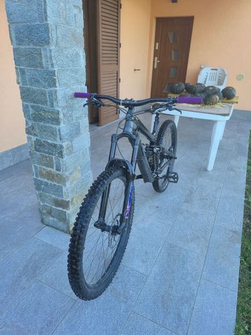 Used Trek Slash 9.8 2019 2019 Mountainbike, Black, 29 — image 4 of 4