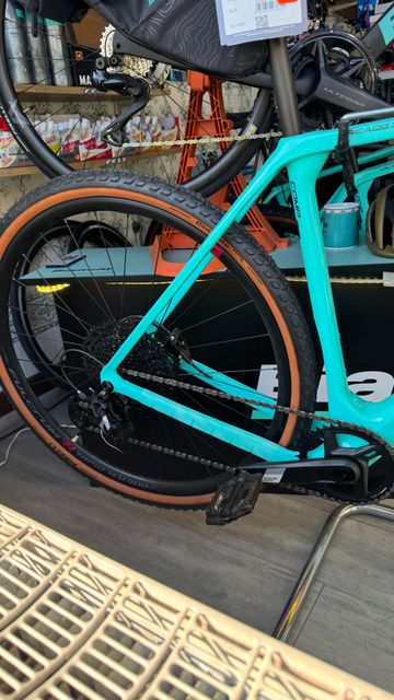 Gebrauchtes Bianchi Arcadex Comp APEX disc 2025 2025 Road & Gravel, Grün — Bild 3 von 4