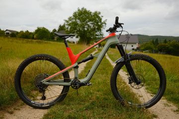 Used Canyon Spectral CF 8.0 2018 2018 Mountainbike, Orange, 27.5 — image 16 of 19