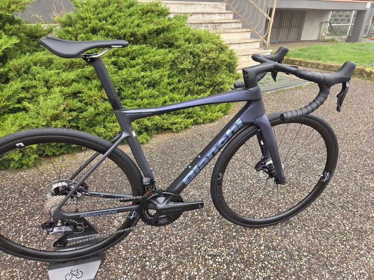 Used Bianchi Specialissima COMP Ultegra Di2 2025 2025 Road & Gravel — image 3 of 7