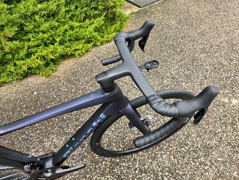 Used Bianchi Specialissima COMP Ultegra Di2 2025 2025 Road & Gravel — image 4 of 7