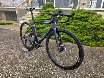 Used Bianchi Specialissima COMP Ultegra Di2 2025 2025 Road & Gravel — image 5 of 7