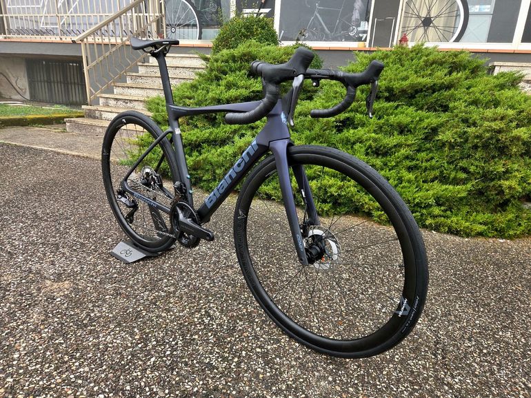 Used Bianchi Specialissima COMP Ultegra Di2 2025 2025 Road & Gravel — image 5 of 7