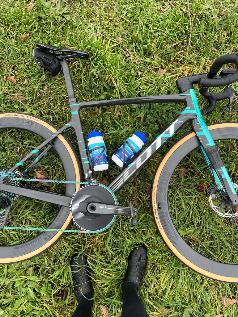 Scott Addict RC Frameset 2023 Road & Gravel usato, Grigio chiaro — immagine 2 di 3