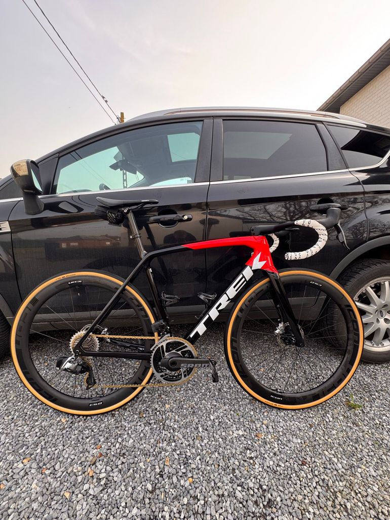 Used Trek Emonda SRAM Red eTap AXS 2022 Road & Gravel — image 2 of 20