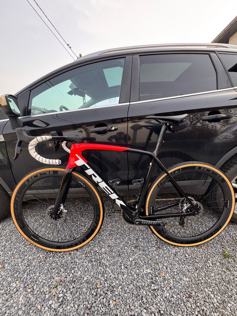 Used Trek Emonda SRAM Red eTap AXS 2022 Road & Gravel — image 3 of 20