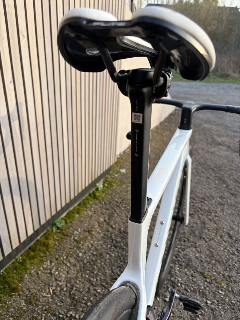 Used Canyon Aeroad CFR Tensor 2025 2025 Road & Gravel, White — image 8 of 26