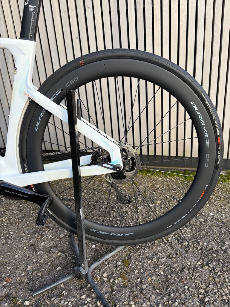 Used Canyon Aeroad CFR Tensor 2025 2025 Road & Gravel, White — image 22 of 26