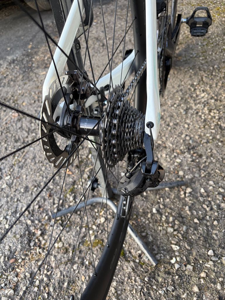 Used Canyon Aeroad CFR Tensor 2025 2025 Road & Gravel, White — image 24 of 26