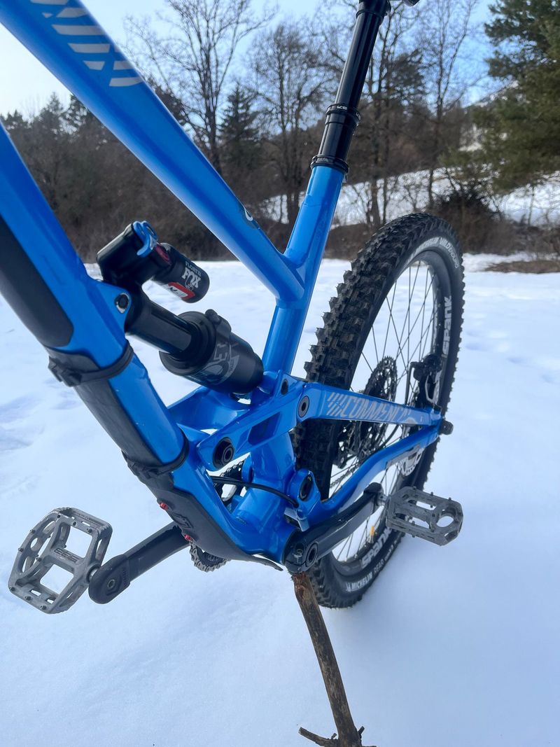 Used Commencal CLASH ESSENTIAL FOX 2020 2020 Mountainbike, Blue, 27.5 — image 2 of 10