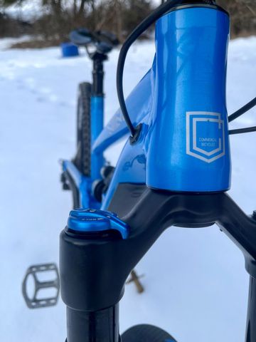 Used Commencal CLASH ESSENTIAL FOX 2020 2020 Mountainbike, Blue, 27.5 — image 8 of 10