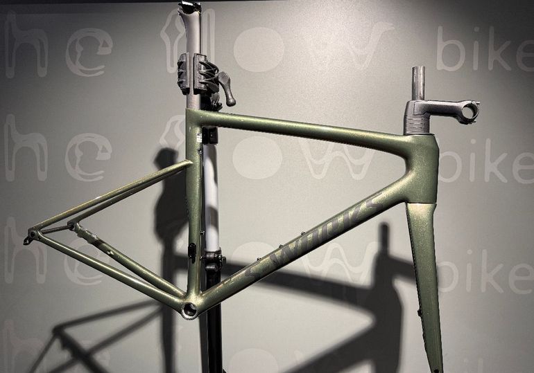 Used Specialized S-Works Tarmac SL8 – SRAM RED AXS 2025 Frameset 2025 Road & Gravel, Grün — image 2 of 3