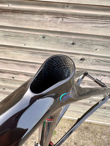 Used Bianchi Specialissima - Dura Ace Di2 2022 Frameset 2022 Road & Gravel — image 6 of 9