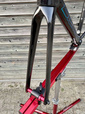 Used Bianchi Specialissima - Dura Ace Di2 2022 Frameset 2022 Road & Gravel — image 9 of 9