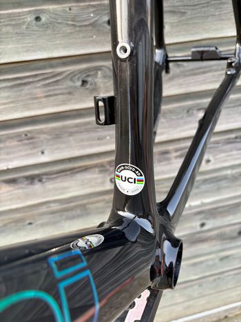 Used Bianchi Specialissima - Dura Ace Di2 2022 Frameset 2022 Road & Gravel — image 3 of 9