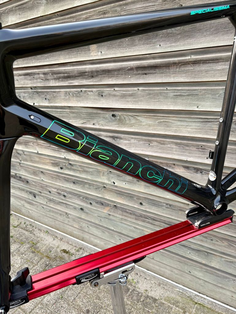 Used Bianchi Specialissima - Dura Ace Di2 2022 Frameset 2022 Road & Gravel — image 2 of 9