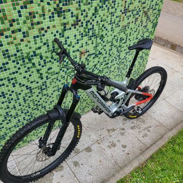 Used Mondraker DUNE R 2024 2024 Mountainbike, Black, 29, 27.5 — image 4 of 8