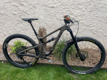 Brugt Santa Cruz Hightower LT S / Carbon C / 29 2019 2019 MTB