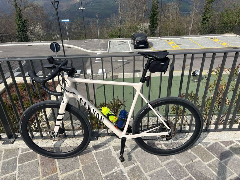Used Canyon Grizl 7 2024 2024 Road & Gravel — image 2 of 12