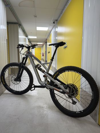 YT, Jeffsy 27 CF Pro Race – Custom Highend Build