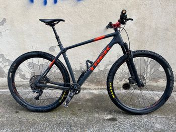 Used Trek Procaliber 9.7 2018 2018 Mountainbike, Light Gray, 27.5, 29 — image 2 of 15