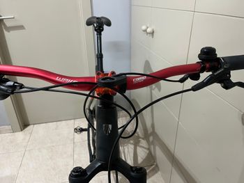 Used Trek Procaliber 9.7 2018 2018 Mountainbike, Light Gray, 27.5, 29 — image 4 of 15