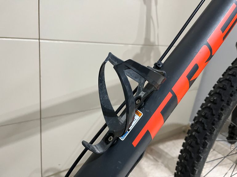 Used Trek Procaliber 9.7 2018 2018 Mountainbike, Light Gray, 27.5, 29 — image 13 of 15