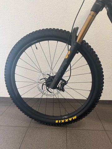 Used Orbea Wild Shimano Deore XT 2024 Mountainbike, Black — image 3 of 9