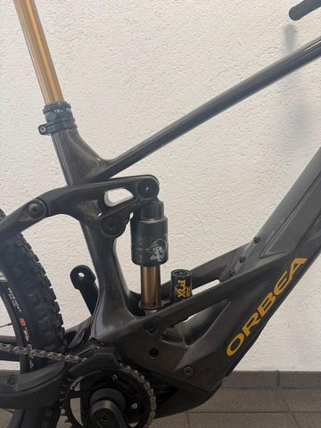 Used Orbea Wild Shimano Deore XT 2024 Mountainbike, Black — image 5 of 9