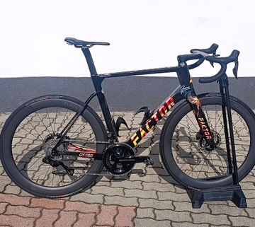 Used Factor OSTRO VAM Chris Froomey (signed) - Dura Ace Di2 12 2025 Road & Gravel