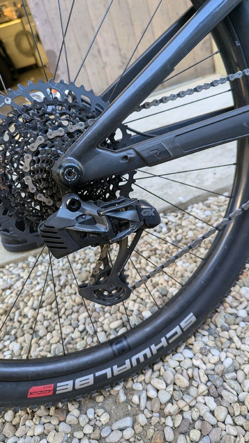 Used Revel Ranger SRAM GX Eagle AXS 2021 Mountainbike, Black — image 34 of 34