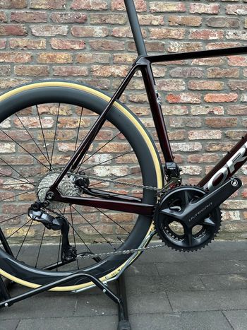 Used Orbea Orca Shimano Ultegra Di2 2025 Road & Gravel, Red — image 3 of 3