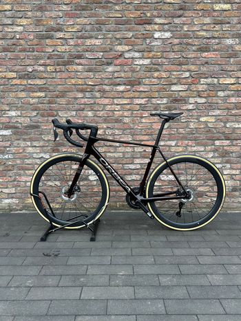 Used Orbea Orca Shimano Ultegra Di2 2025 Road & Gravel, Red — image 2 of 3