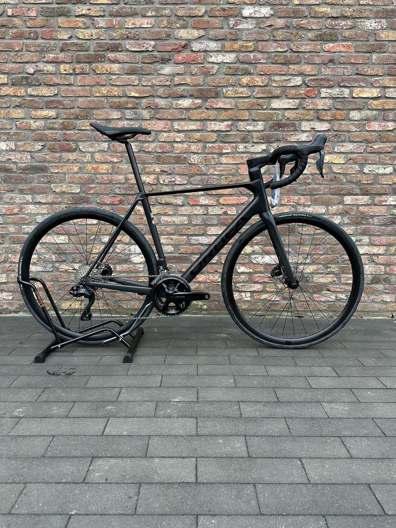 Gebrauchtes Orbea ORCA M30i 2025 2025 Road & Gravel, Schwarz — Bild 1 von 3
