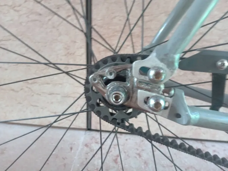 Used Trek District 2009 Road & Gravel, Light Gray — image 5 of 22