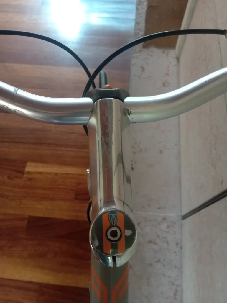 Used Trek District 2009 Road & Gravel, Light Gray — image 8 of 22