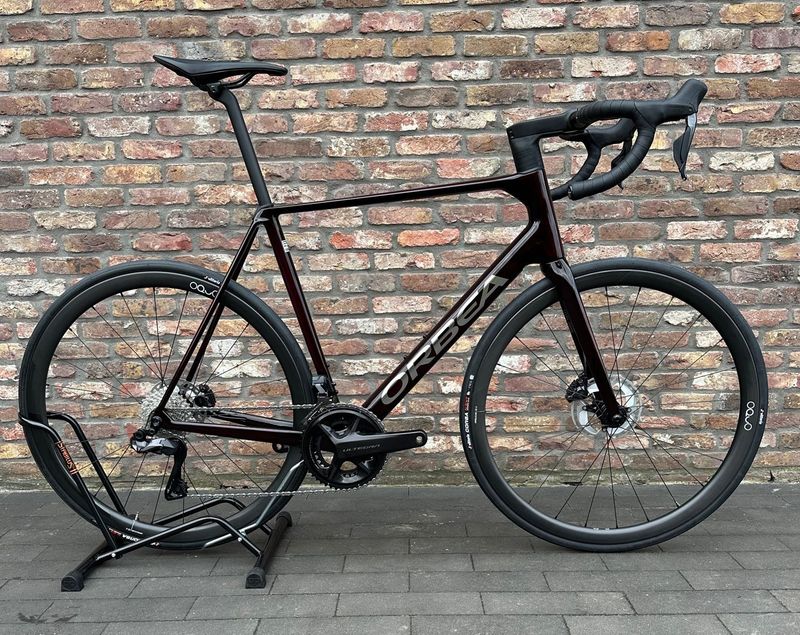 Gebrauchtes Orbea ORCA M20iTEAM 2025 2025 Road & Gravel, Rot — Bild 1 von 3