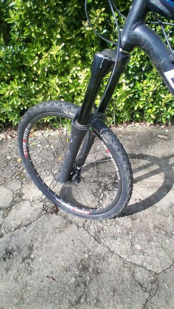Used B Twin Rockrider Shimano Deore 2015 Mountainbike, Black — image 3 of 6