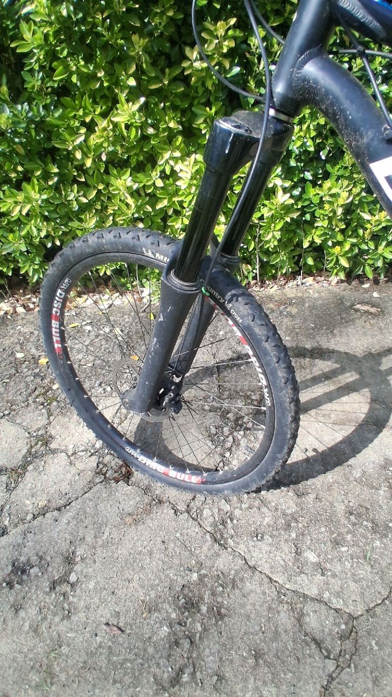 Used B Twin Rockrider Shimano Deore 2015 Mountainbike, Black — image 3 of 6