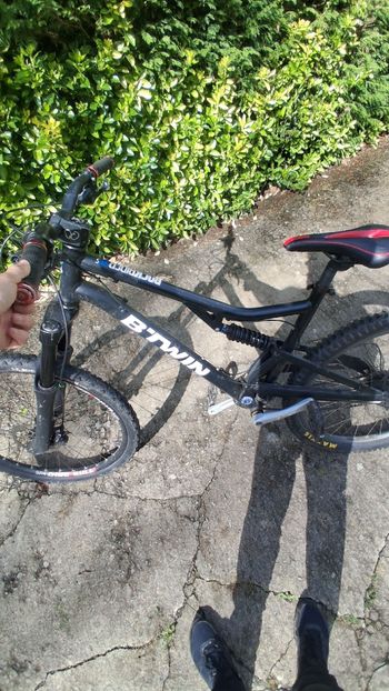 Used B Twin Rockrider Shimano Deore 2015 Mountainbike, Black — image 1 of 6