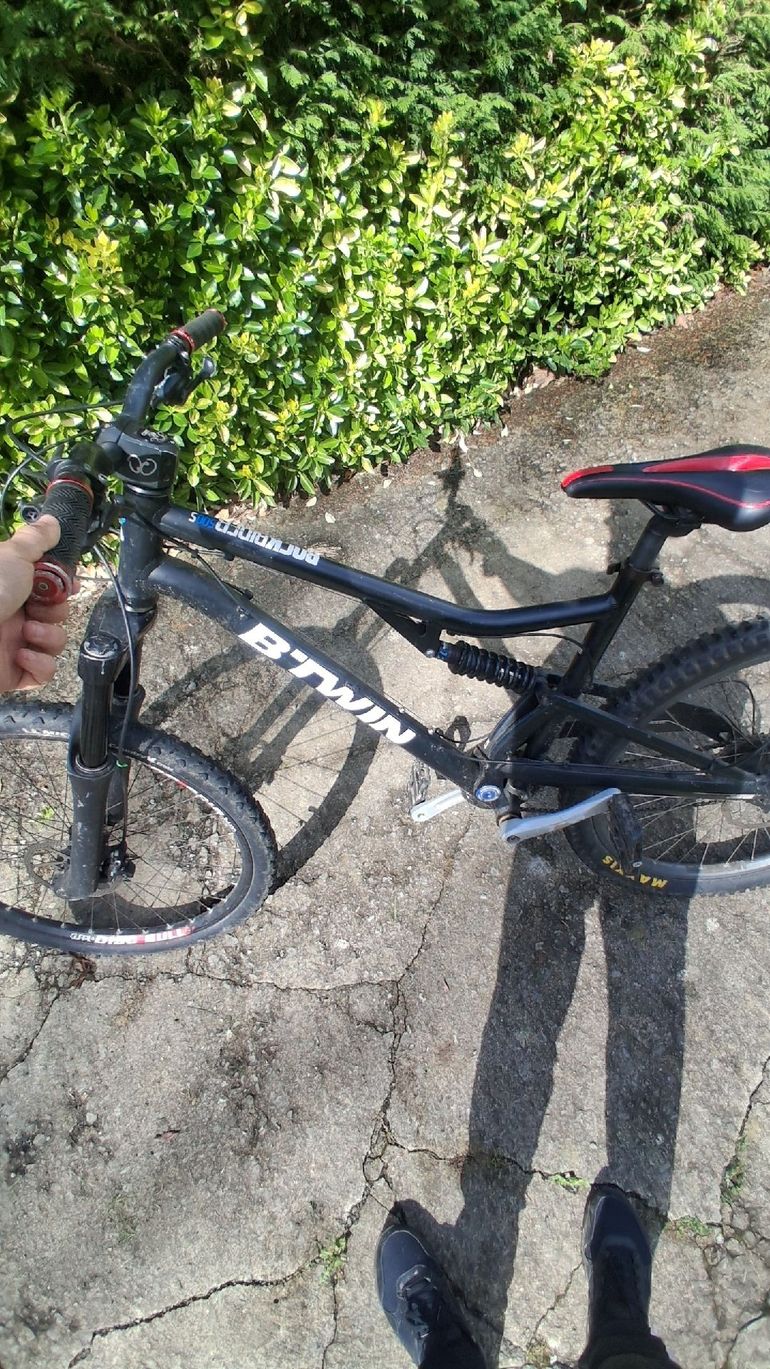 Used B Twin Rockrider Shimano Deore 2015 Mountainbike, Black — image 1 of 6
