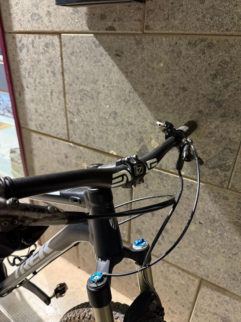 Used Trek Superfly Shimano XTR 2017 Mountainbike, Black — image 15 of 16