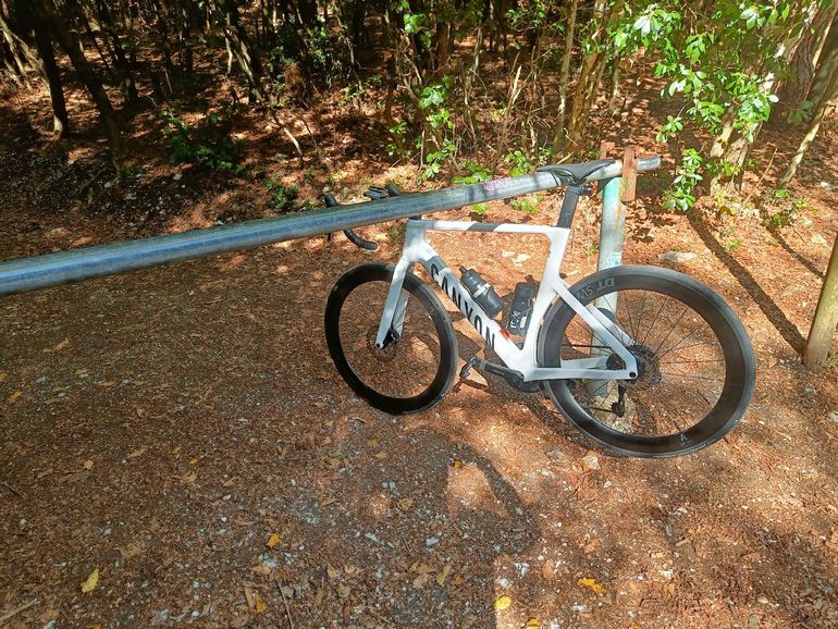 Used Canyon Aeroad CF SLX 7 Di2 2025 2025 Road & Gravel — image 2 of 3