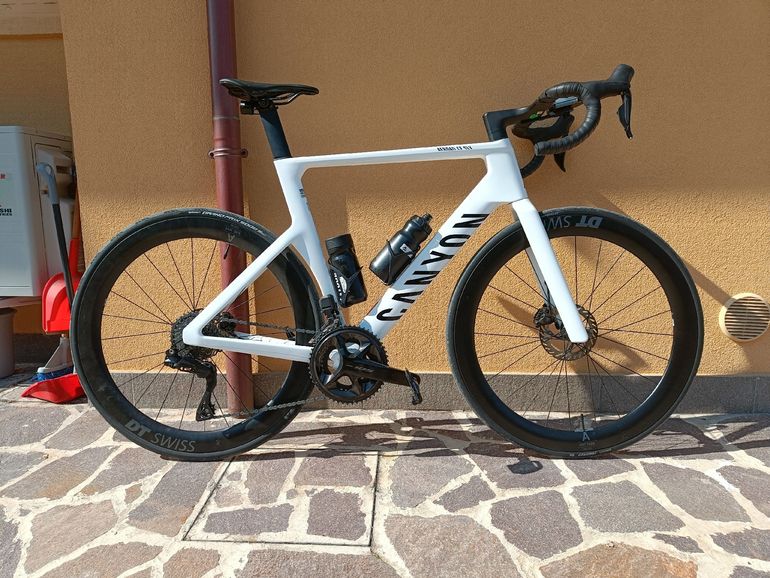 Used Canyon Aeroad CF SLX 7 Di2 2025 2025 Road & Gravel — image 1 of 3