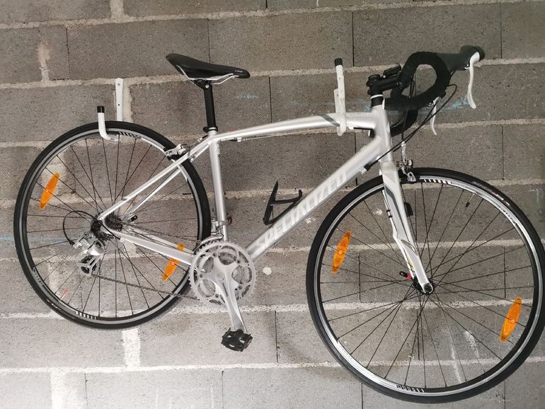 Used Specialized Dolce Shimano 105 2016 Road & Gravel — image 1 of 6