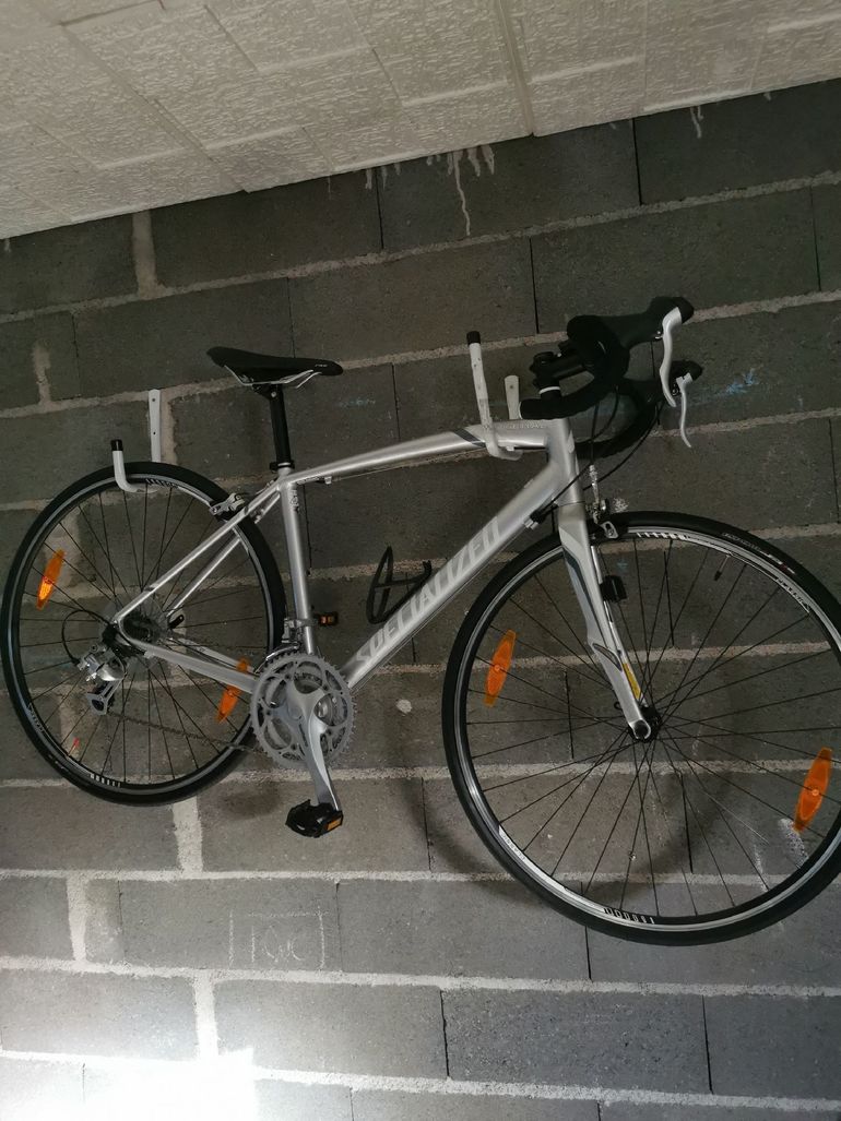 Used Specialized Dolce Shimano 105 2016 Road & Gravel — image 2 of 6