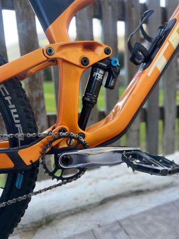 Used Trek Slash 9.7 2021 2021 Mountainbike, Orange, 29 — image 4 of 10