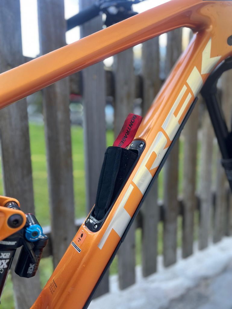 Used Trek Slash 9.7 2021 2021 Mountainbike, Orange, 29 — image 5 of 10