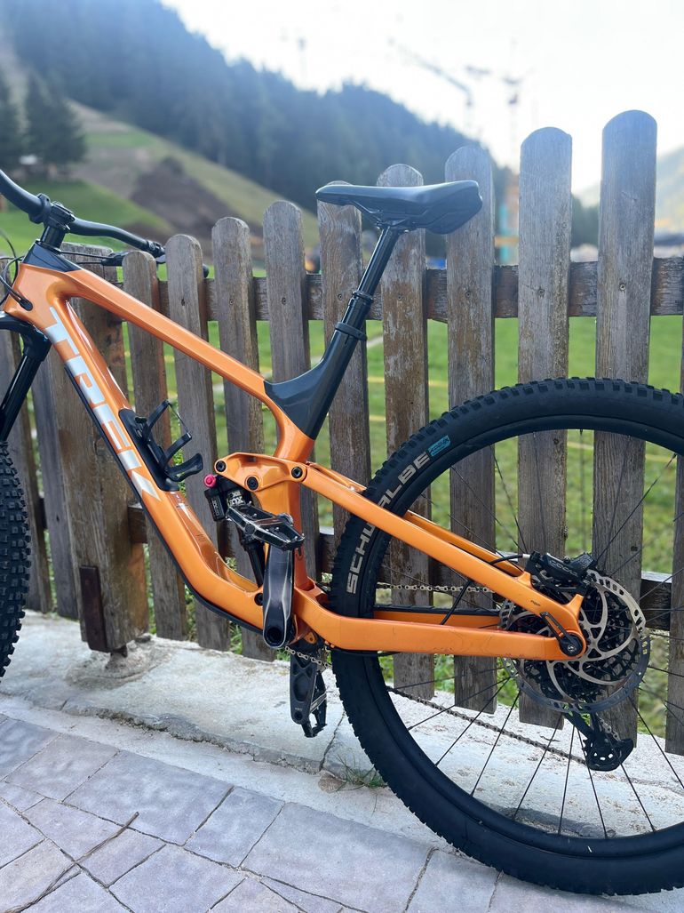 Used Trek Slash 9.7 2021 2021 Mountainbike, Orange, 29 — image 1 of 10